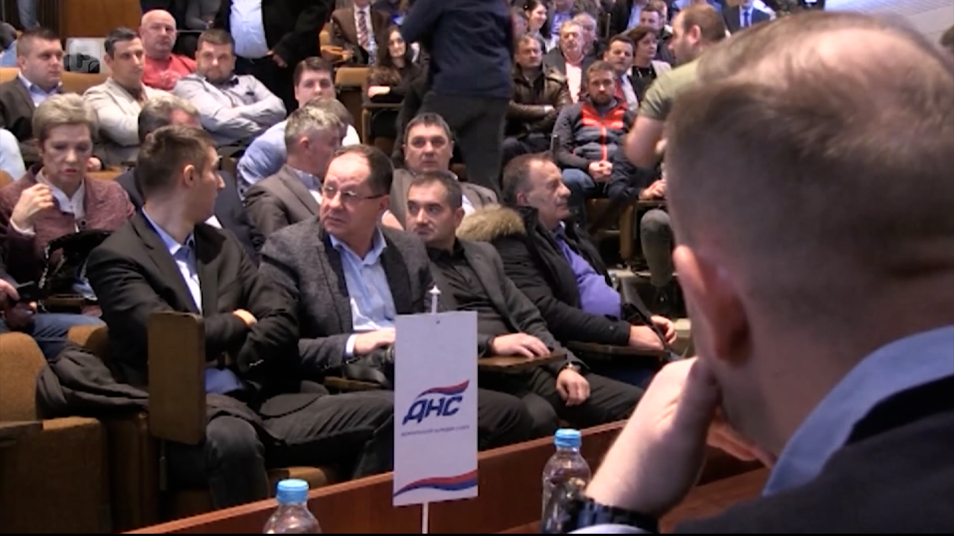 Teško je očekivati da DNS vrati staru slavu - izvjesnije je novo osipanje članova